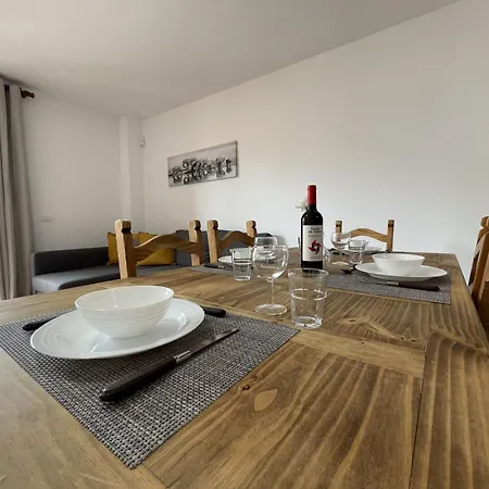 Markethome Cozy 2br Near Airport Apartment Guaza